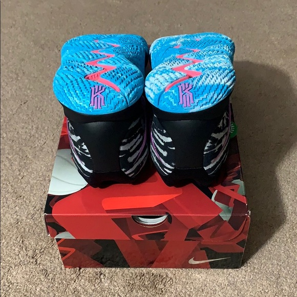 Nike Kyrie 4 (Allstar) SOLD!! SOLD!! - Picture 6 of 6
